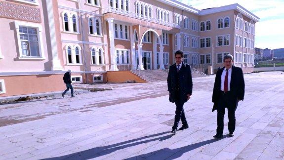 Kaymakamımız Sayın Nuri ÖZDER  Hersekzade Ahmet Paşa Anadolu İmam Hatip Lisemizin inşaatında İncelemelerde Bulundu
