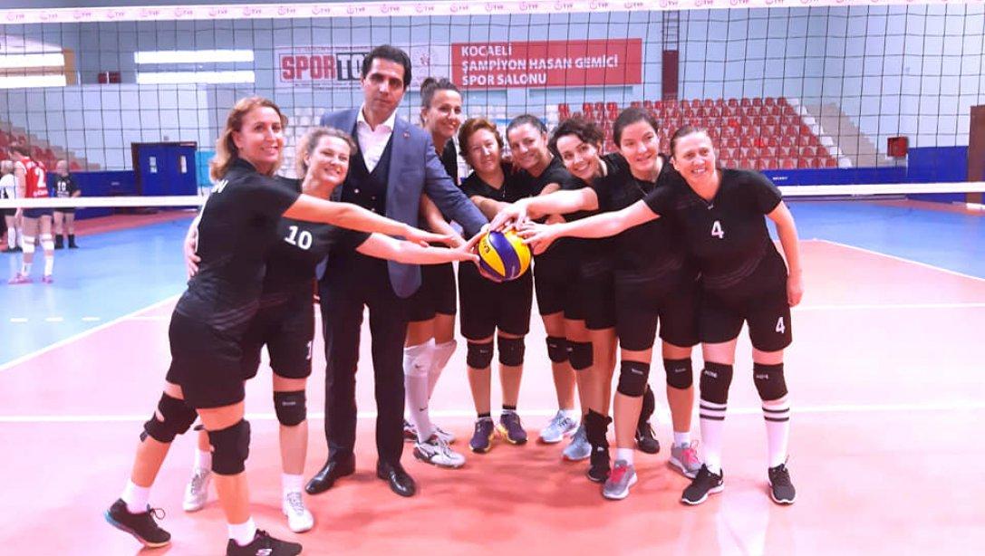 Türkiye Öğretmenler Kupası Bayan Voleybol Takımımız Turnuvaya Galibiyetle Başlayarak Bir Üst Tura Yükseldi 