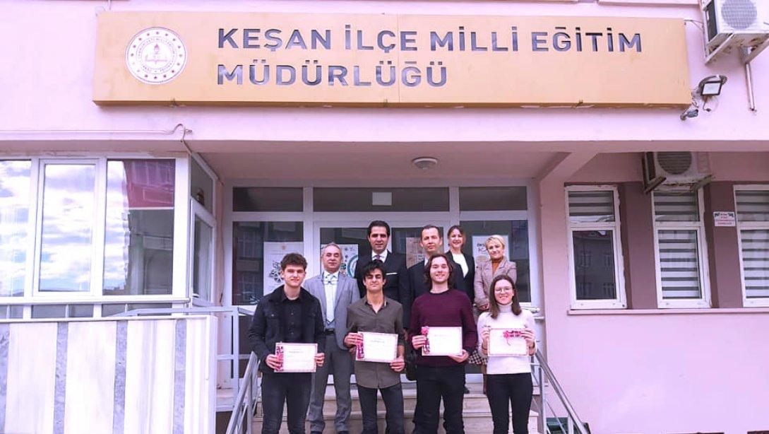 2020- TÜBİTAK 51.Lise Öğrencileri Araştırma Projeleri Yarışması İstanbul Avrupa Bölge Sergisine Çağrılan Danışman Öğretmenlerimiz ve Öğrencilerimiz İlçe Milli Eğitim Müdürümüz Sayın İlhan SAZ 'ı Ziyaret Etti