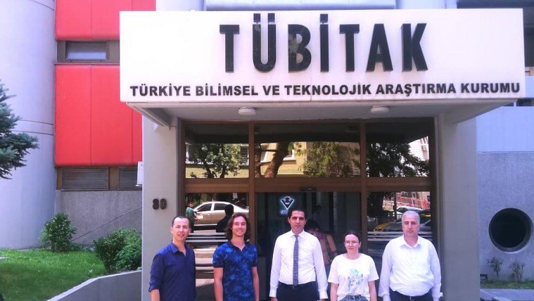 2020~TÜBİTAK 51.Lise Öğrencileri Araştırma Projeleri Yarışmasında Kimya Alanında Türkiye Üçüncüsüyüz. 
