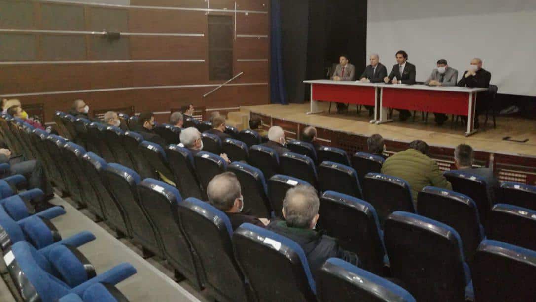 Keşan Ahmet Yenice Ortaokulu Toplantı Salonunda Resmi Özel Okul/Kurum Müdürlerinin Katılımıyla Değerlendirme Toplantısı Gerçekleştirildi
