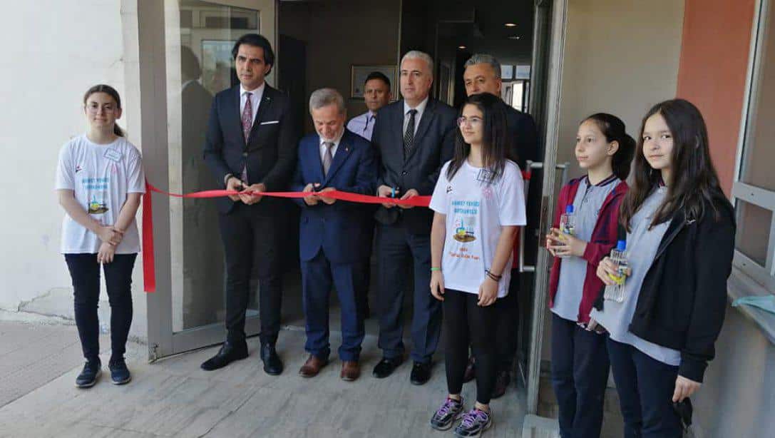 Keşan Ahmet Yenice Ortaokulu  4006 TÜBİTAK Bilim Fuarımızın Açılışı Gerçekleştirildi