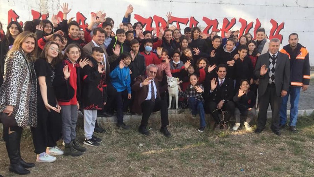 Keşan Belediye Başkanı Mustafa HELVACIOĞLU ve Keşan İlçe Milli Eğitim Müdürümüz İlhan SAZ, Yekta Baydar Ortaokulumuzda Yapılan Oylamaya Katıldı