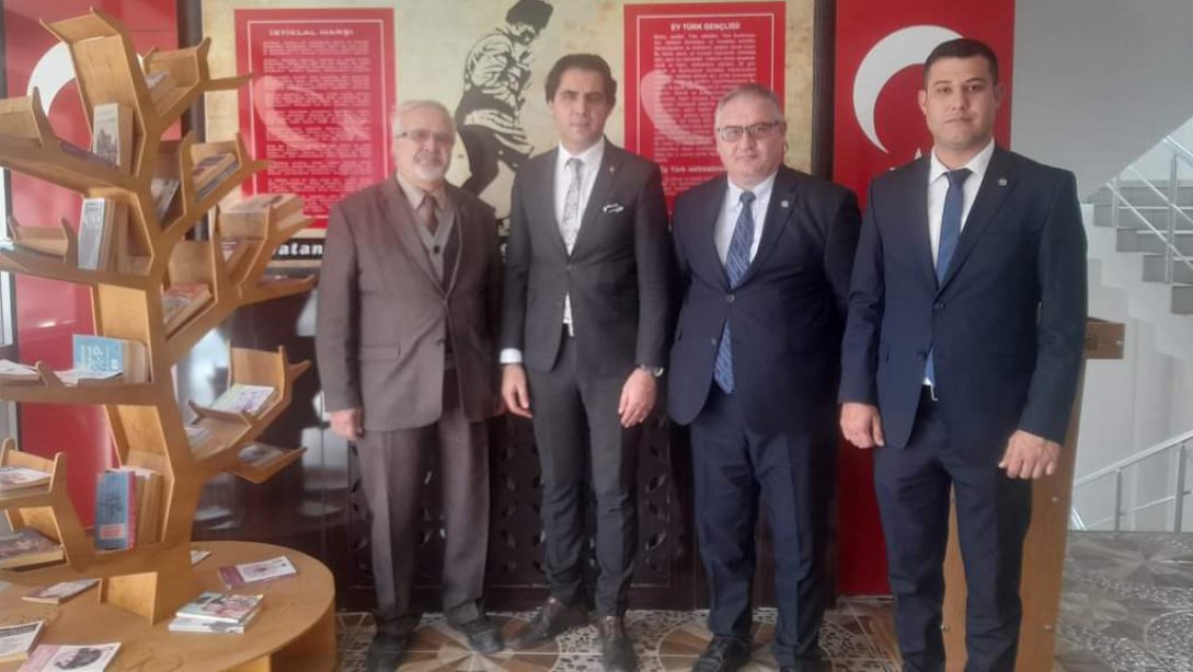 Türk Hava Kurumu Keşan Şube Başkanımız ve Yönetim Kurulu Üyeleri  İlçe Millî Eğitim Müdürlüğümüze Ziyaret Etti