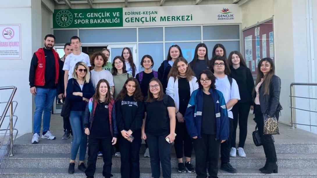 Keşan Anadolu Lisesi Değerler Kulübü Öğrencileri ÇEDES Projesi Kapsamında Keşan Gençlik Merkezini Ziyaret Etti