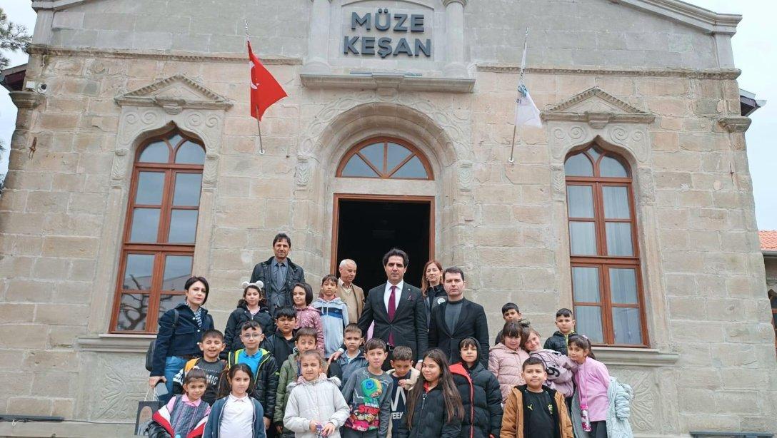İlçe Milli Eğitim Müdürümüz Sn. İlhan SAZ'ın Keşan Kurtuluş İlkokulu Öğrencilerimizle Müze Ziyareti