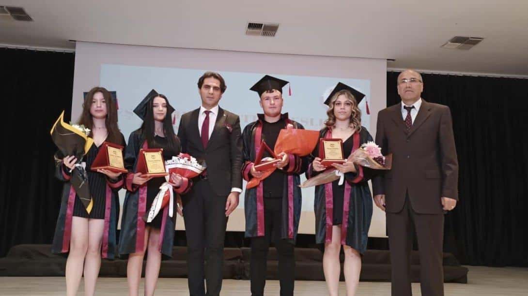 Keşan İlhami Ertem Mesleki ve Teknik Anadolu Lisemizin 2023-2024 Eğitim-Öğretim Yıl Sonu Mezuniyet Töreni