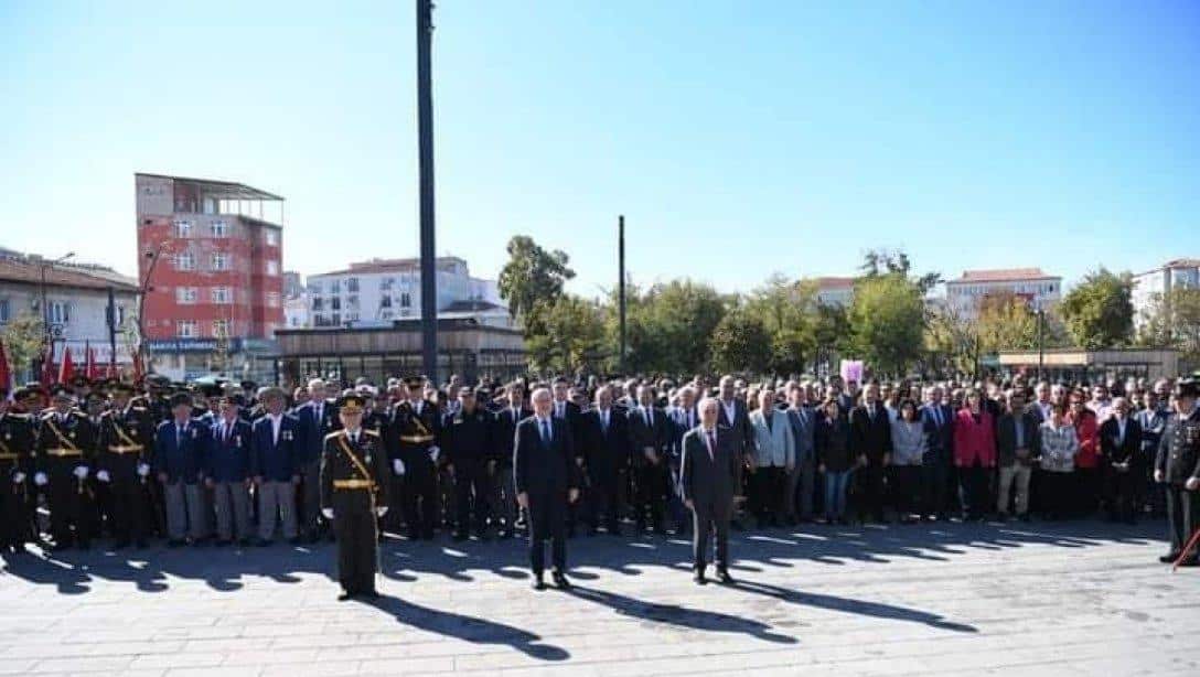 Cumhuriyetimiz 'in 101. Yılı Kutlama Programı Çelenk Sunma Töreni